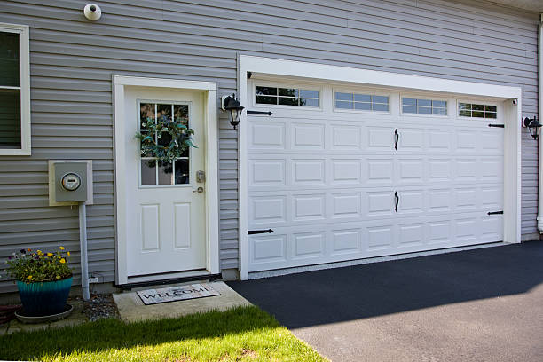 24/7 Emergency Garage Door Panel Replacement experts in Hot Springs, SD